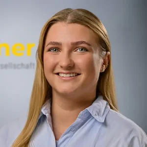 Portrait von Stefanie Krisow – Steuerfachangestellte. Portrait von Stefanie Krisow - Steuerfachangestellte.