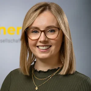 Portrait von Stacie Mlynek – Steuerfachwirtin. Portrait von Stacie Mlynek - Steuerfachwirtin.