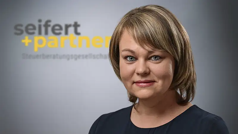 Portrait von Ludmila Wolf - Bilanzbuchhalterin und Steuerfachangestellte.